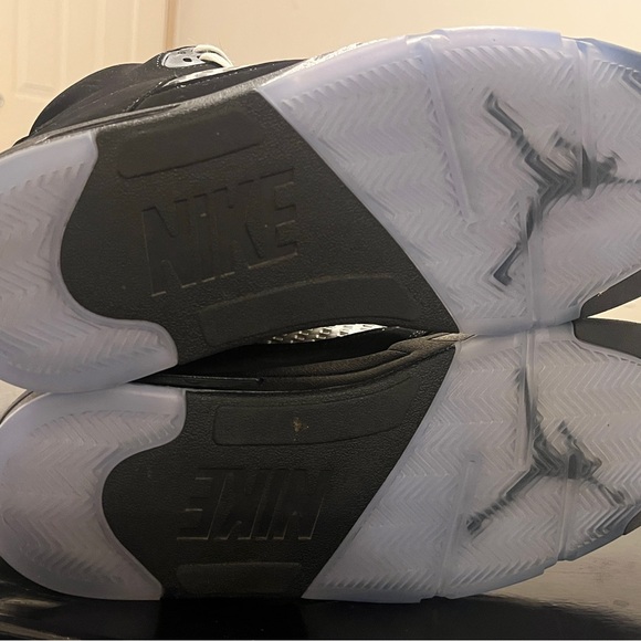 Air Jordan 5 Retro Black Metallic 2016 845035-003 size M11 - Picture 5 of 6
